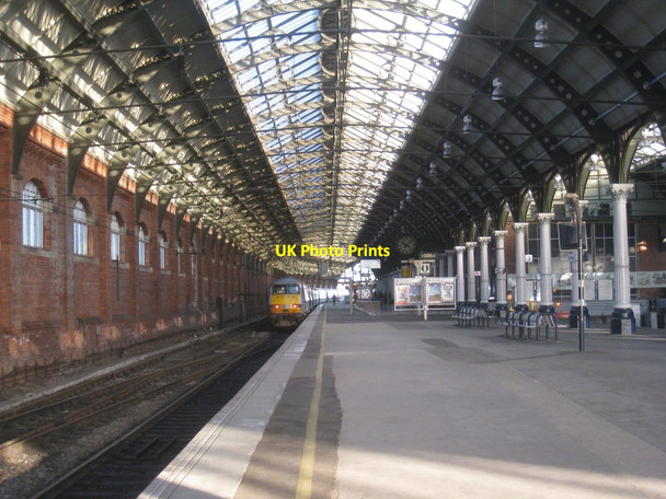 Photo 6"x4" Platform 4, Darlington Bank Top Station Darlington c2012
