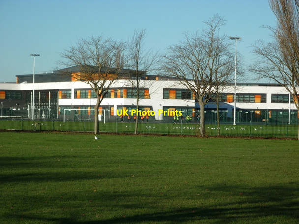 Photo 6"x4" The Thomas Ferens Academy on Hall Road, Hull Kingswood\/TA0834 c2012