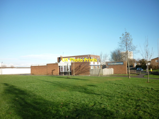 Photo 6"x4" The Rampant Horse, Orchard Park Estate, Hull Cottingham\/TA0432 c2012