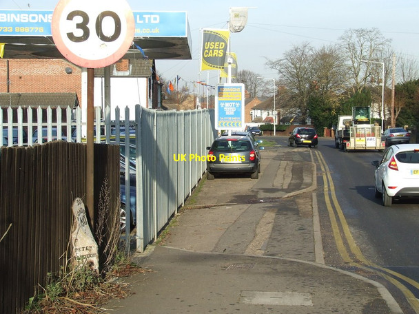 Photo 6"x4" Old Milepost Old Fletton c2012