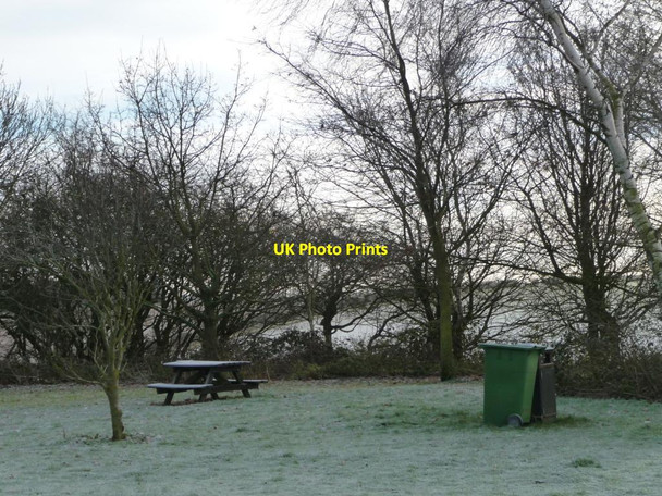 Photo 6"x4" Walkington Wold picnic site in winter [2] High Hunsley c2012