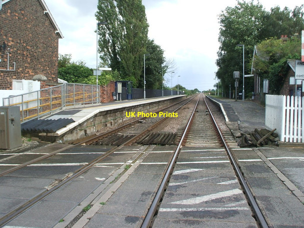 Photo 6"x4" Wressle railway station, Yorkshire Wressle\/SE7131 c2008