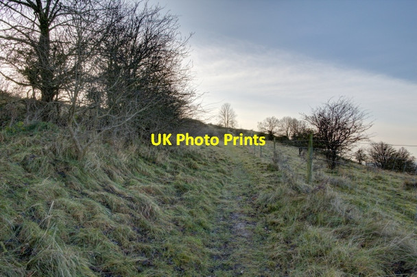 Photo 6"x4" The Mid Wilts Way climbing towards Bratton Camp Bratton\/ST9152 c2012