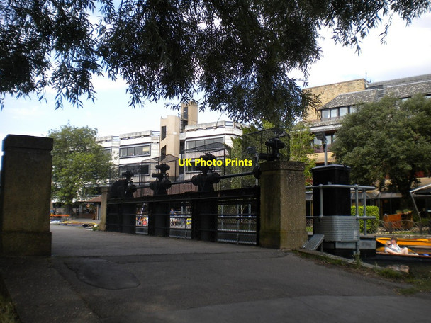 Photo 6"x4" Bridge over sluice gates, Cambridge Cambridge\/TL4658 c2012