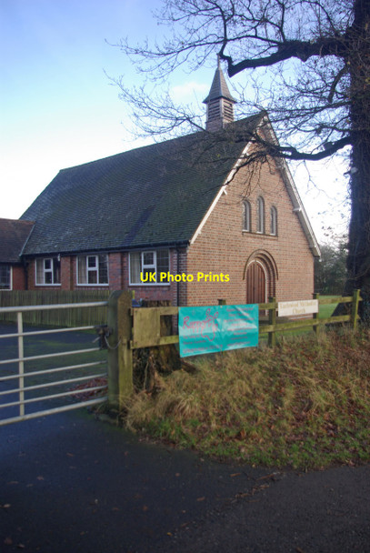 Photo 6"x4" Earlswood Methodist Church Tanner's Green c2012