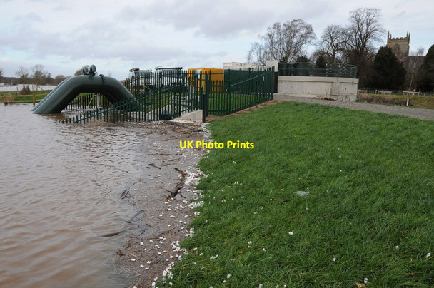 Photo 6"x4" Flood defences at Kempsey Pixham\/SO8448 c2012