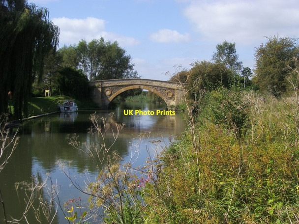 Photo 6"x4" River Thames Buckland Marsh c2012