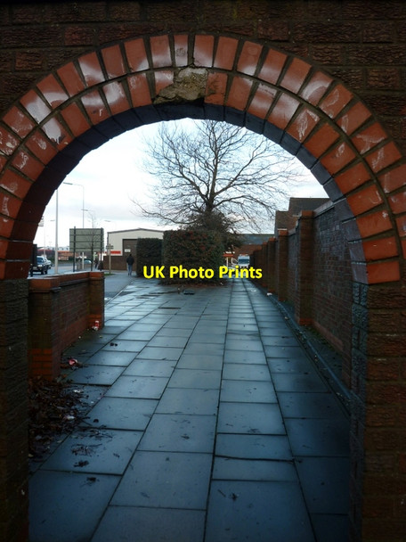 Photo 6"x4" An archway leading to Stoneferry Road, Hull Kingston upon Hull c2012