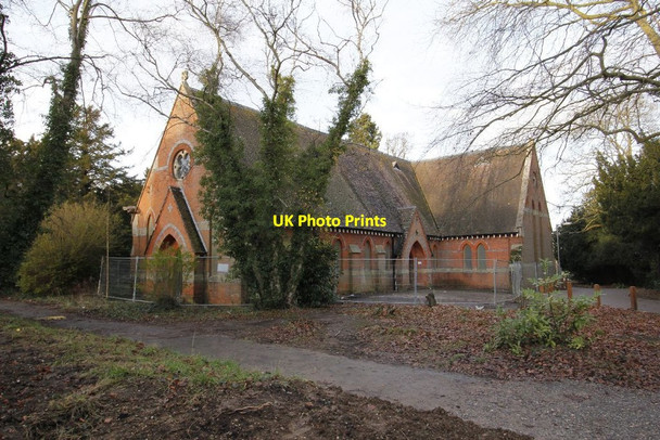 Photo 6"x4" Surrounded by fencing Cholsey c2012