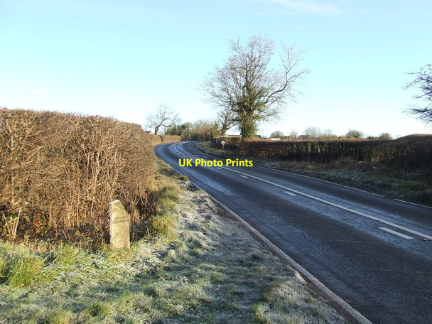 Photo 6"x4" Old Boundary Stone Ashbourne\/SK1846 c2012