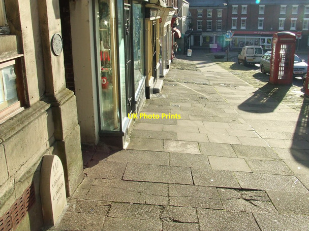 Photo 6"x4" Modern Milestone Ashbourne\/SK1846 c2012