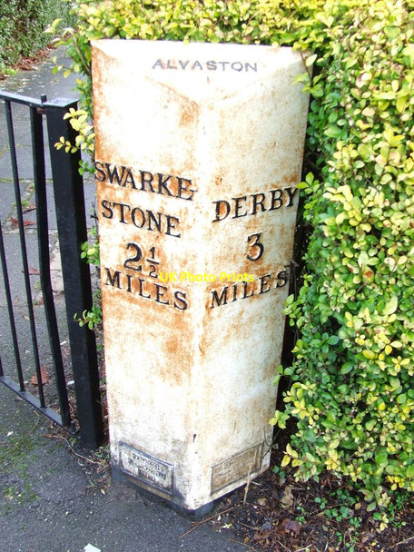 Photo 6"x4" Old Cast Iron Milepost Shelton Lock c2012