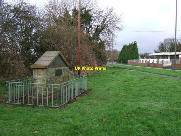 Photo 6"x4" Bridge Memorial Great Wilne c2012