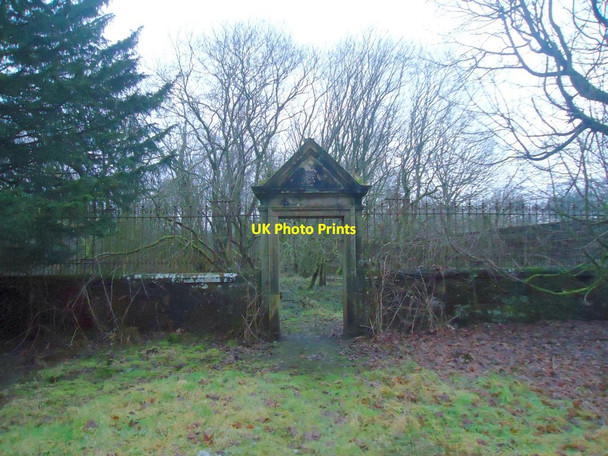 Photo 6"x4" Gartshore Estate (derelict) Rosebank\/NS6773 c2013