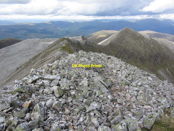 Photo 6"x4" On Stob Choire Claurigh - ridge leading to Stob coire na Ceannain Stob Choire Claurigh c2012