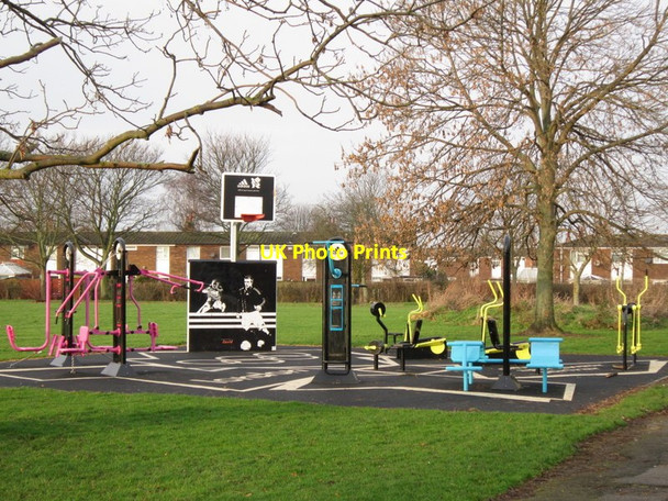 Photo 6"x4" A fitness centre on Ings Recreation Grounds Sutton Ings\/TA1231 c2013