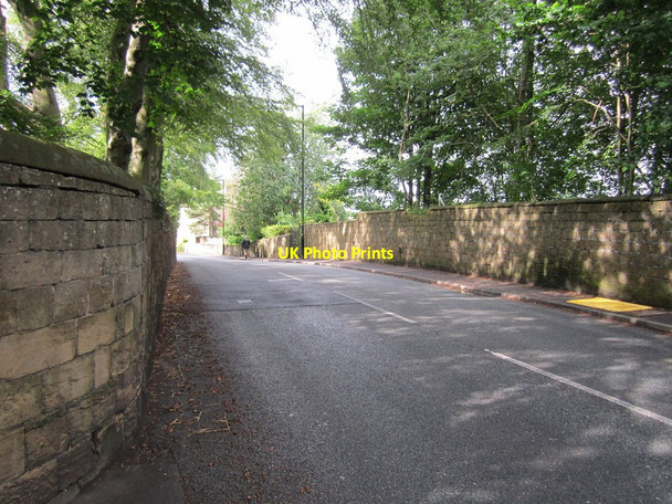 Photo 6"x4" High Bond End Knaresborough c2012