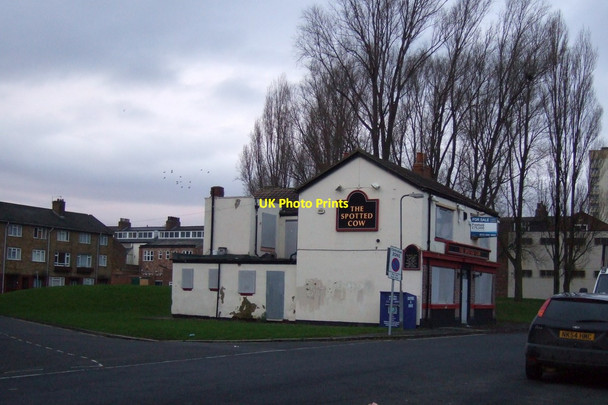 Photo 6"x4" The Spotted Cow pub Stockton-on-Tees c2013