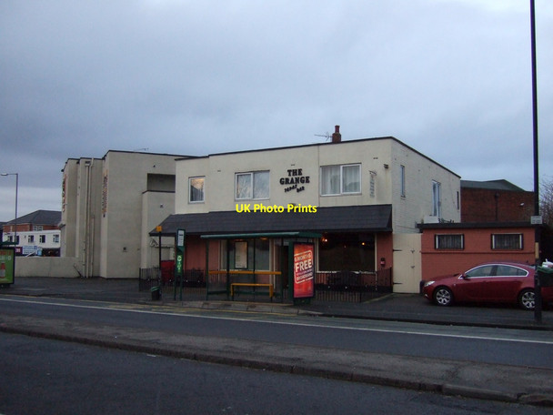 Photo 6"x4" The Grange pub Stockton-on-Tees c2013