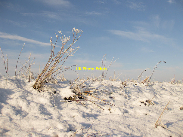 Photo 6"x4" Snowy bank, Outgang Road Malton\/SE7871 c2013