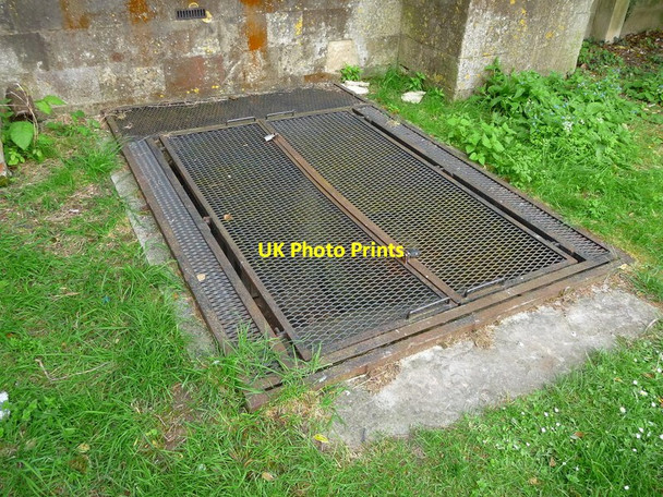 Photo 6"x4" Andover - The Crypt of St Mary's Andover c2011