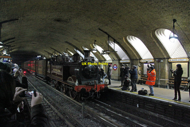 Photo 6"x4" Underground Pioneer at Baker Street Westminster c2013