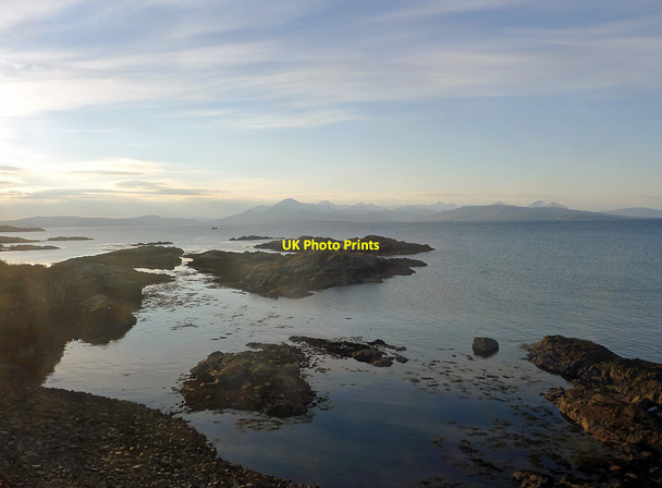 Photo 6"x4" Over the sea to Skye Erbusaig c2013