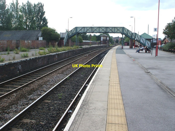 Photo 6"x4" Castleford railway station, Yorkshire, 2008 Castleford c2008