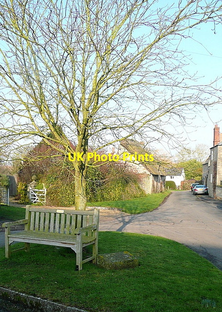 Photo 6"x4" Bench in Halford Halford\/SP2645 c2013