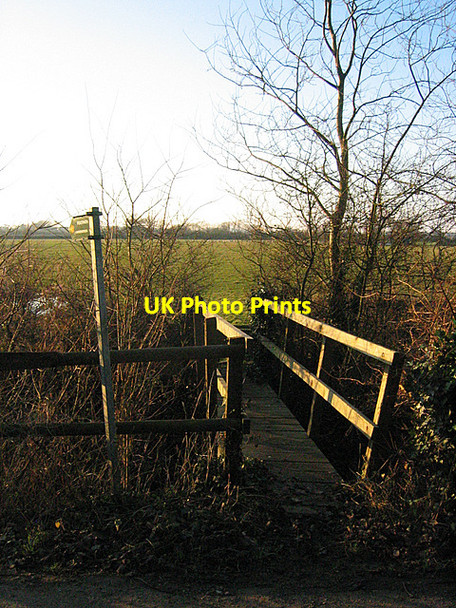 Photo 6"x4" Footpath and footbridge near Ickford Bridge Draycot c2008