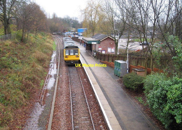 Photo 6"x4" Rose Hill Marple railway station Marple c2009