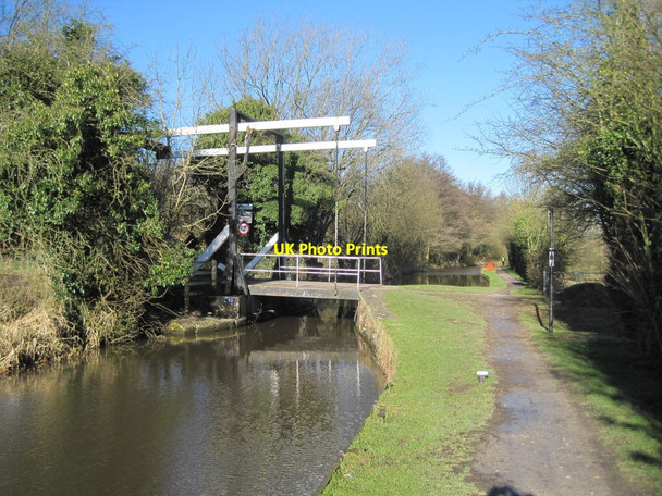 Photo 6"x4" Lift Bridge on Peak Forest Canal Marple c2013