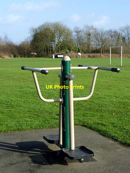 Photo 6"x4" Fitness equipment in Phoenix Park, Blakenhall, Wolverhampton Wolverhampton c2013