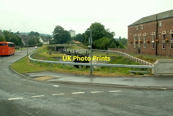 Photo 6"x4" Lock 11 on the Forth and Clyde Canal at Camelon Falkirk c2006