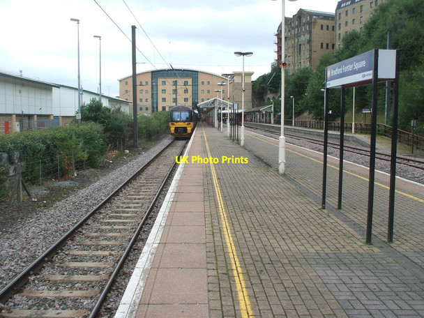 Photo 6"x4" Bradford Forster Square railway station, Yorkshire Bradford\/SE1632 c2009