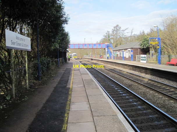 Photo 6"x4" Seer Green & Jordans railway station Wilton Park\/SU9690 c2013