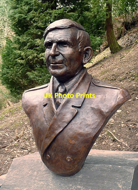 Photo 6"x4" The Bill McLaren bust in Wilton Lodge Park, Hawick Hawick c2013