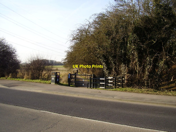 Photo 6"x4" Footpath off the Harlaxton Road Grantham c2013
