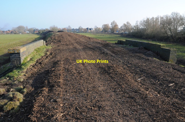 Photo 6"x4" Former railway embankment at Tewkesbury Tewkesbury c2013