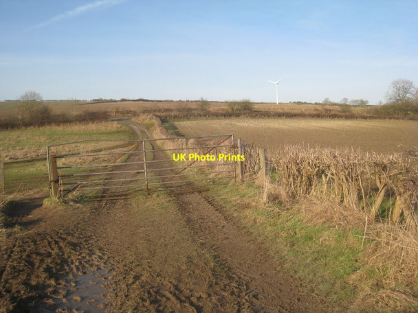 Photo 6"x4" Gate across the Wolds Way North Newbald c2013