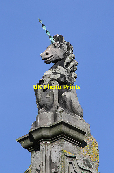 Photo 6"x4" A unicorn on a building in Dunbar Dunbar c2013