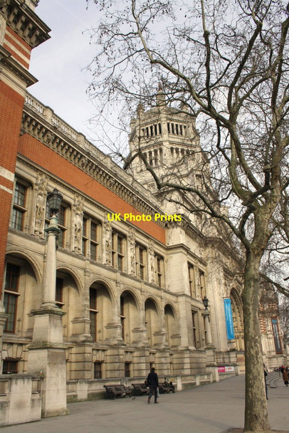 Photo 6"x4" Victoria and Albert Museum, Cromwell Gardens face Kensington\/TQ2579 c2013