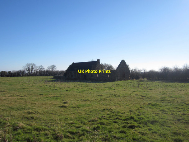 Photo 6"x4" Building in field, Cheswick Cheswick c2013