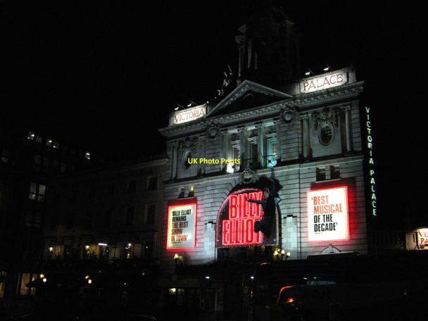 Photo 6"x4" Victoria Palace Theatre, Victoria Street Westminster c2011