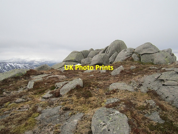 Photo 6"x4" Tor, White Mounth Carn an t-Sagairt Beag c2013
