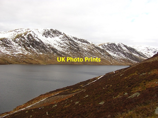 Photo 6"x4" Loch Turret Choinneachain Hill c2013