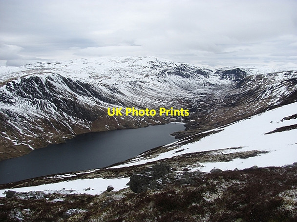 Photo 6"x4" Loch Turret Choinneachain Hill c2013