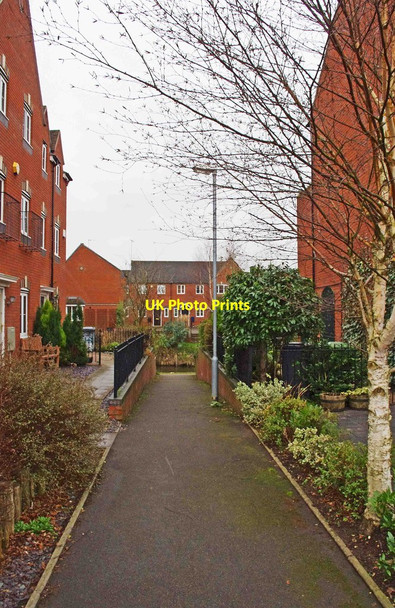 Photo 6"x4" Footpath linking Alder Avenue and the canal towpath, Kidderminster Kidderminster c2013