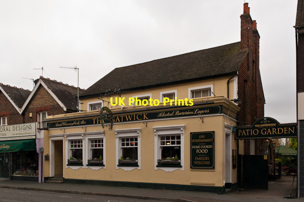 Photo 6"x4" The Gatwick Horley\/TQ2843 c2011