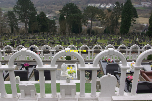 Photo 6"x4" Aberfan Cemetery Mountain Ash\/Aberpennar c2013